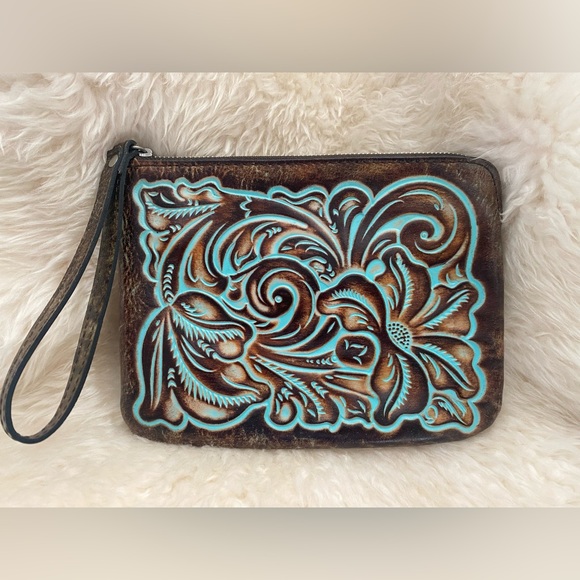 Patricia Nash Tooled Turquoise Genuine Leather Envelope Clutch & Wristlet NEW - Picture 2 of 10
